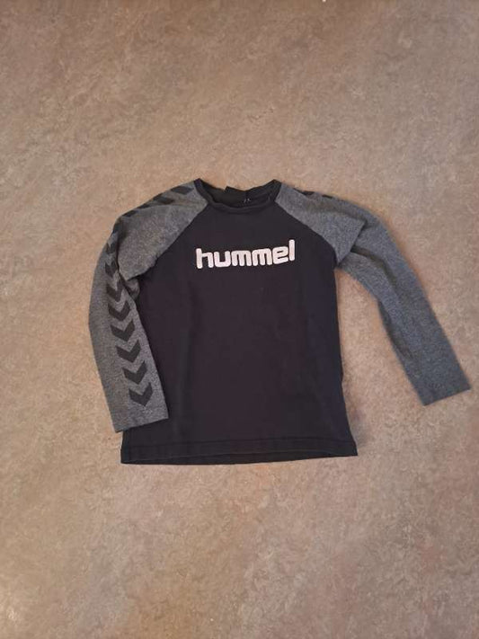 Hummel svört peysa