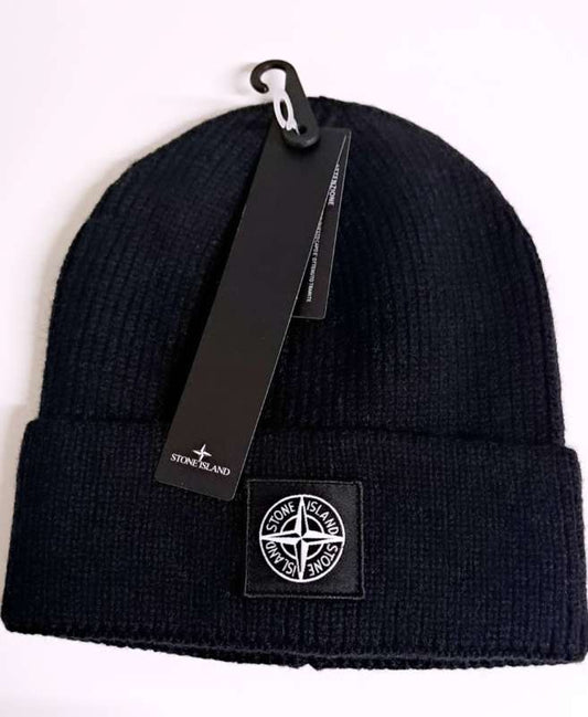 Stone island húfa svört