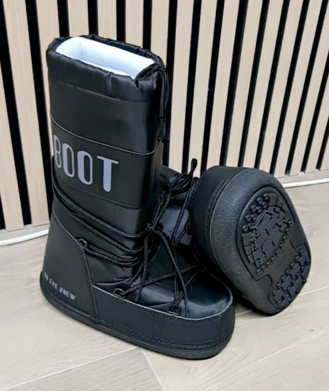 Boots moonboot style