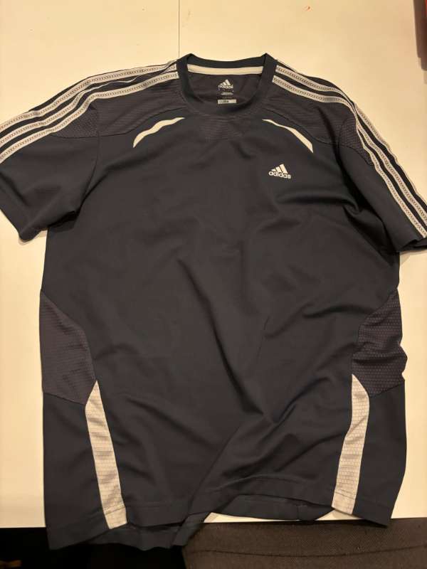 Adidas bolur