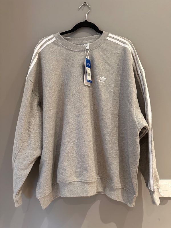 Adidas Oversized peysa grá