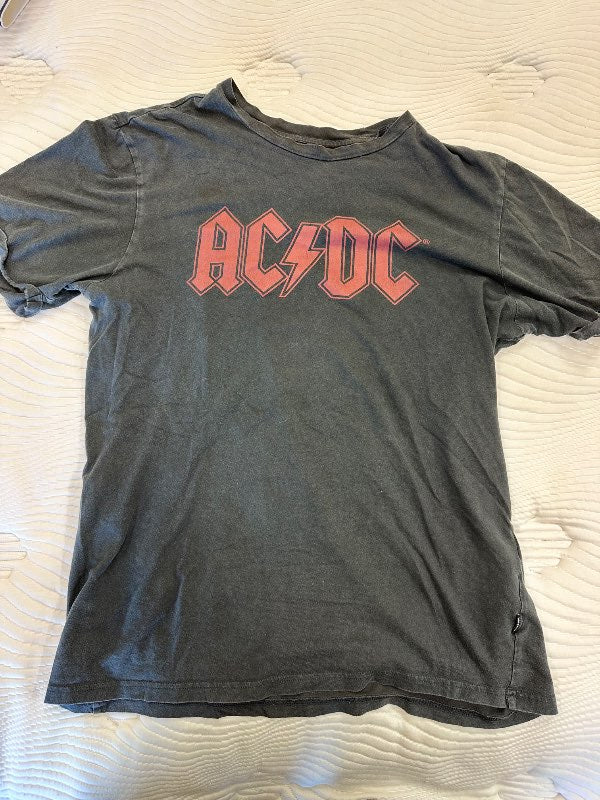 Acdc bolur