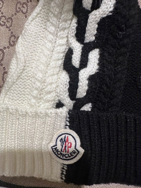 Moncler hat