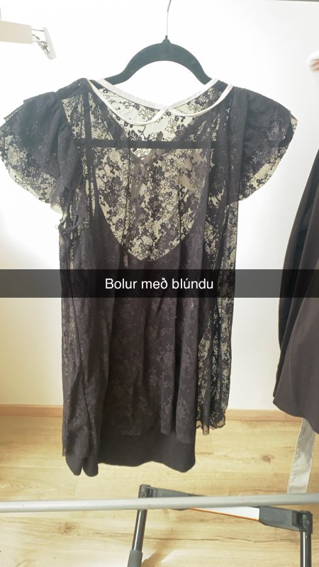 Bolur með blúndu