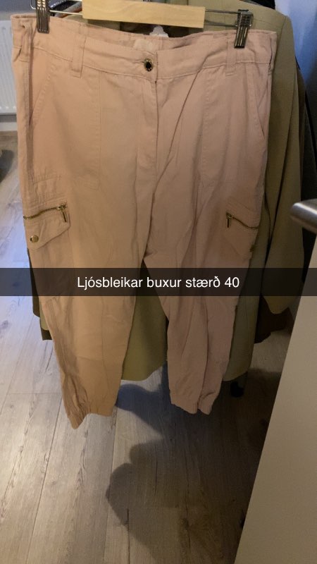 Ljósbleikar buxur