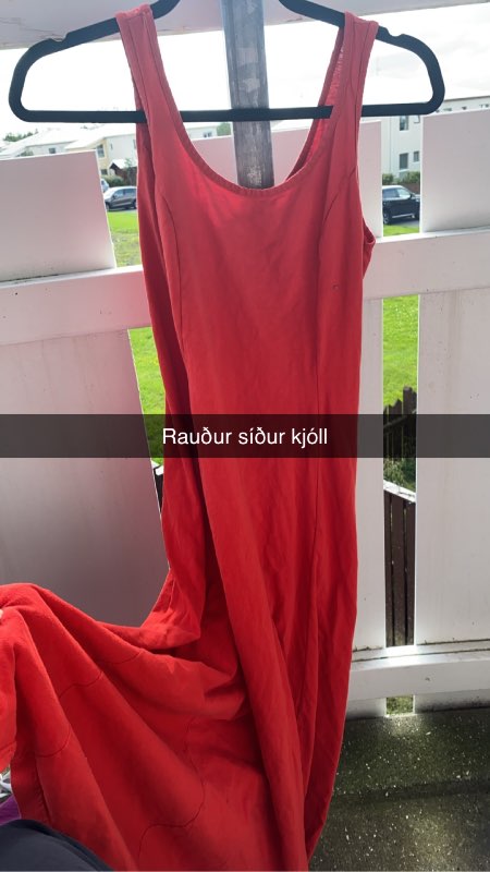 Rauður síður kjóll