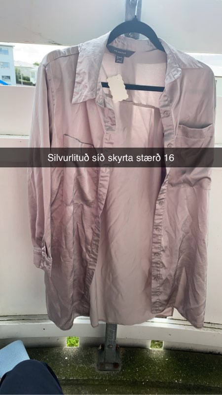 Silfurlituð skyrta