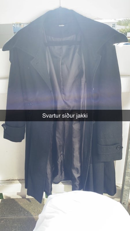 Svartur síður jakki konu