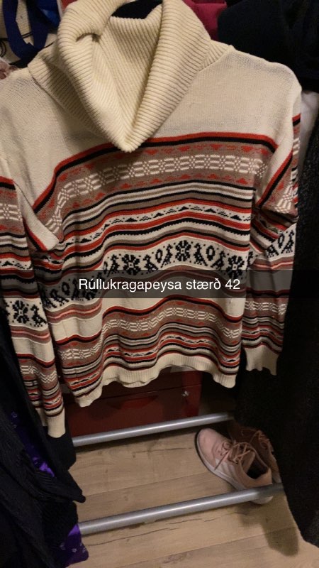 Rúllukragapeysa skraut