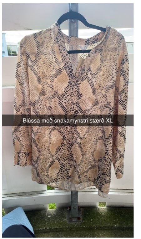 Blússa með snákamynstri