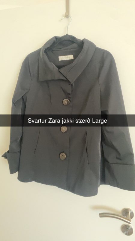 Zara jakki svartur