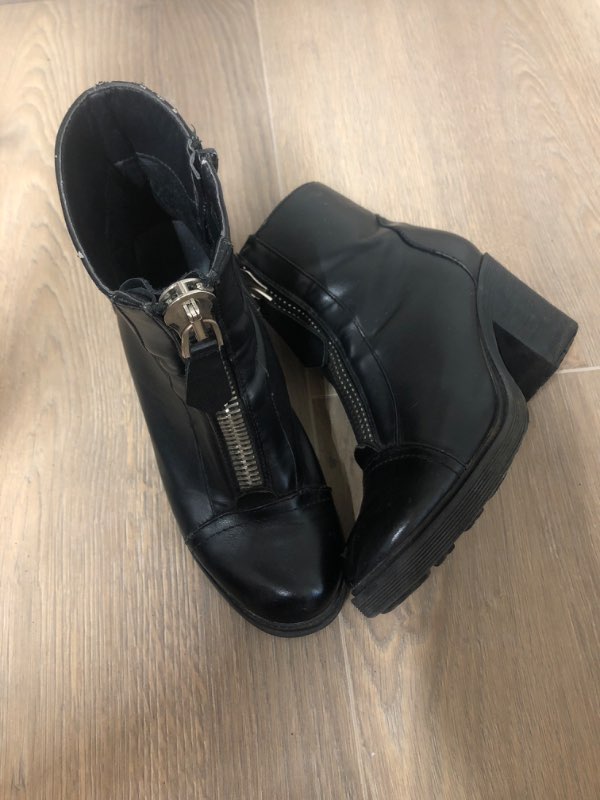 Black boots with zipper